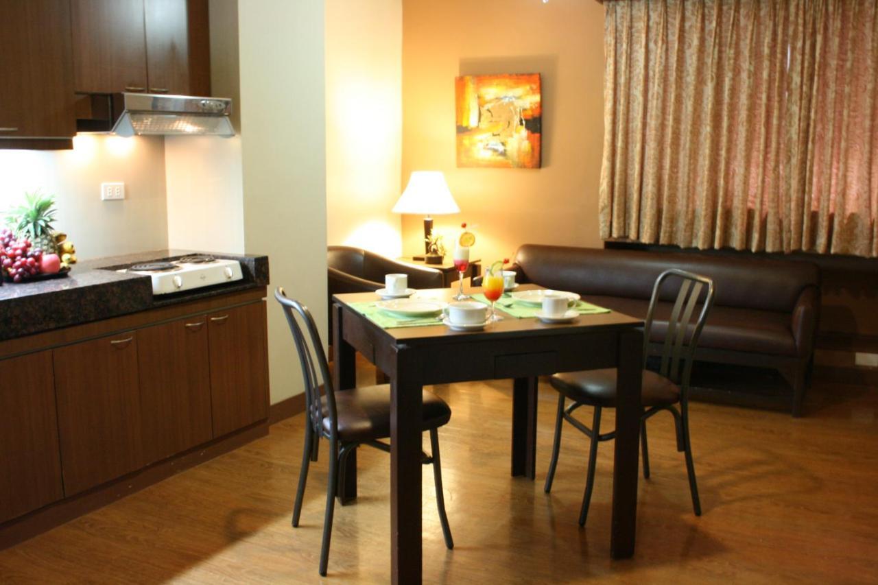 Riviera Mansion Hotel Манила Екстериор снимка